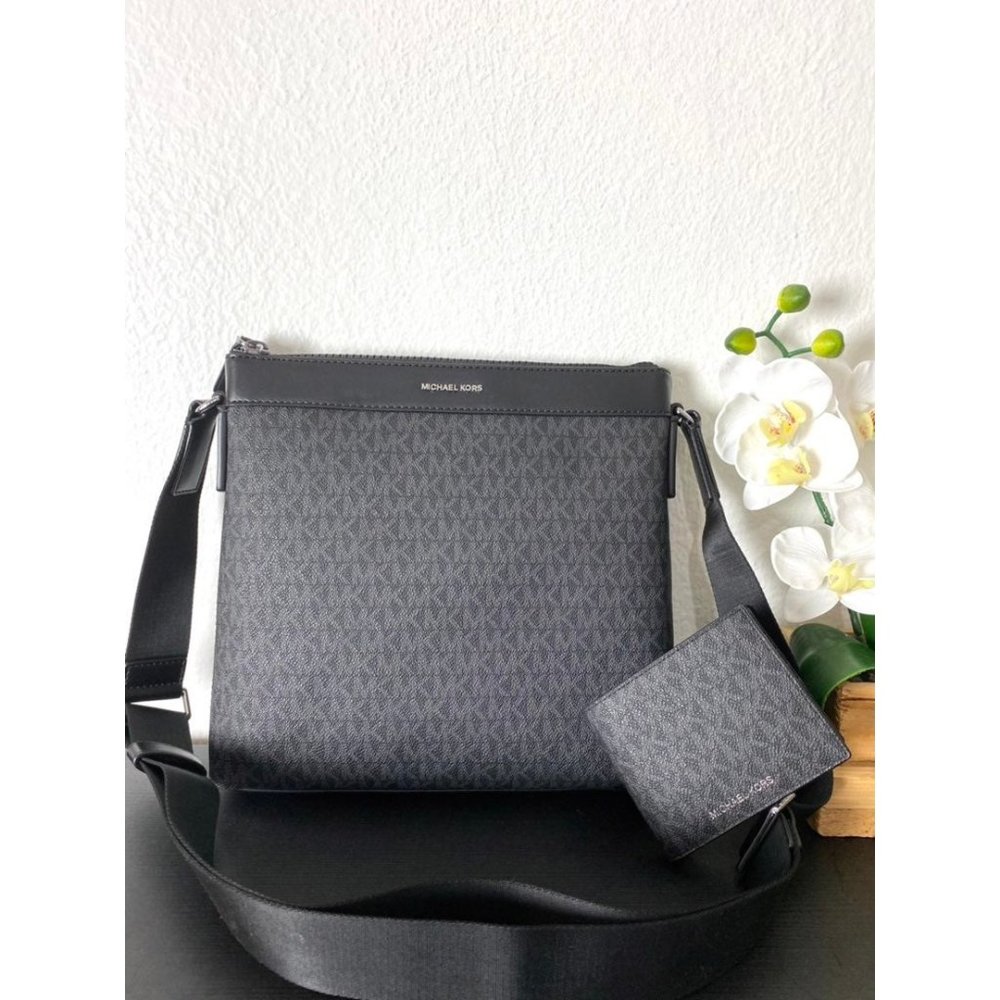 Michael Kors Cooper Xbody + Wallet